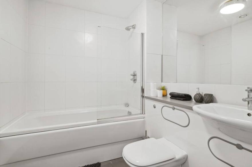 Beautiful 2 Bed in Central Sheffield - Parking