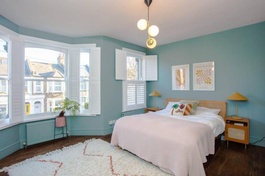 Beautiful 4 Bedroom House in North East London