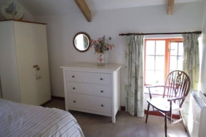 Comfortable stone built, 2 bedroom cottage  close to Rock Polzeath beaches
