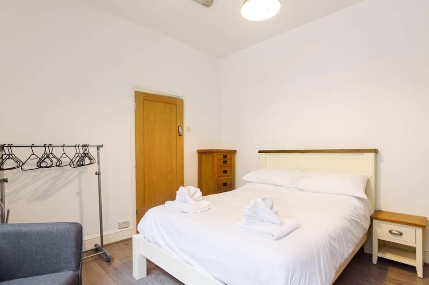 Cosy Studio Flat by Propertri