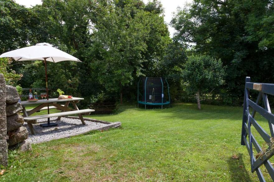 Idyllic Cornish converted barn 10 mis to St Ives & beaches