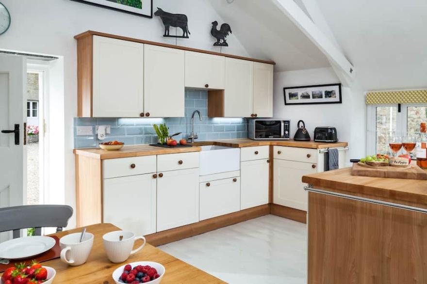 Idyllic Cornish converted barn 10 mis to St Ives & beaches