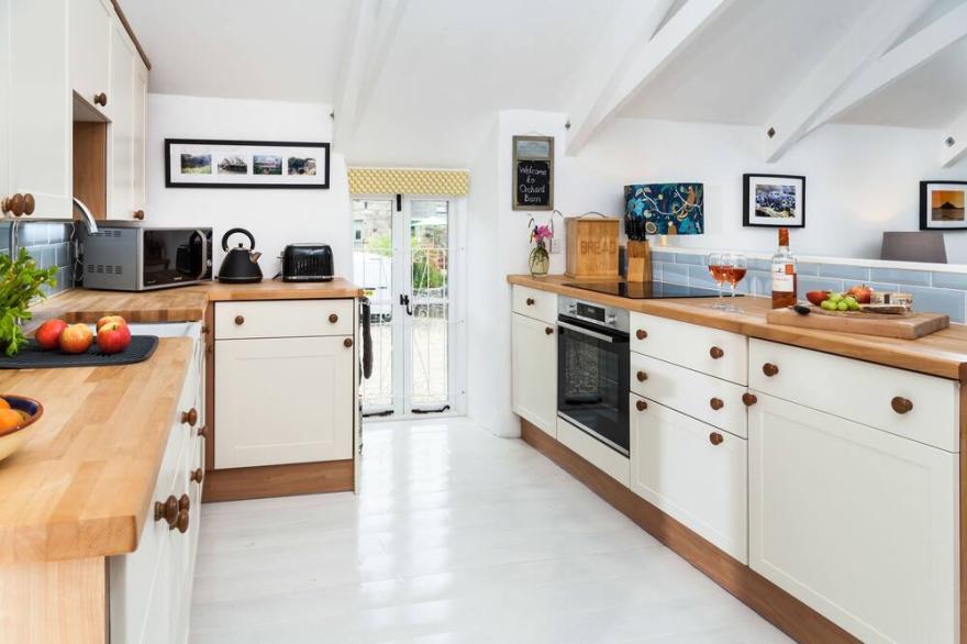 Idyllic Cornish converted barn 10 mis to St Ives & beaches