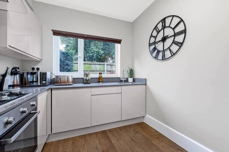 Arty House - Hot Tub - Discover London as a Local!