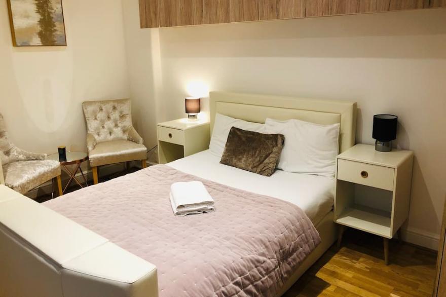 South Belgravia - Resi only park access!