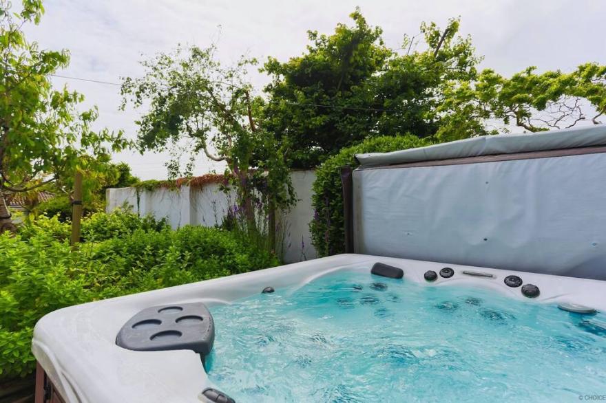 CROYDE LINDENS | 4 Bedrooms