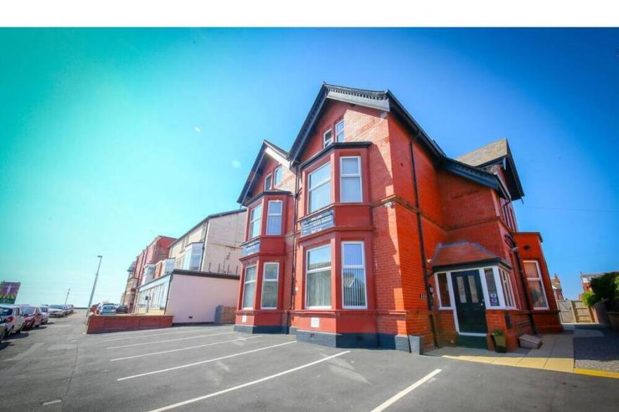 Crimson Suite By Sasco Apartments