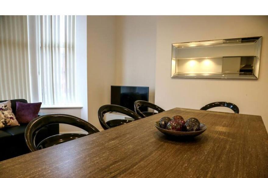 Crimson Suite By Sasco Apartments