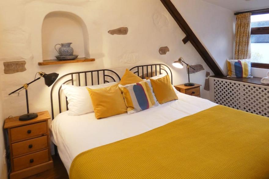 Spacious Converted Barn on a Flower Farm, Devon Countryside, Family Friendly