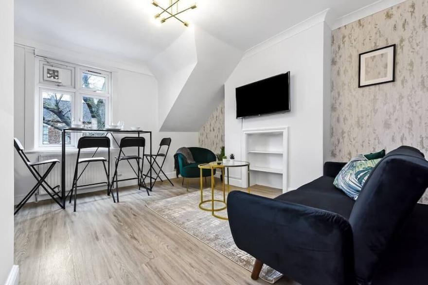 Awesome Loft Flat - Seconds to London’s Best Park!