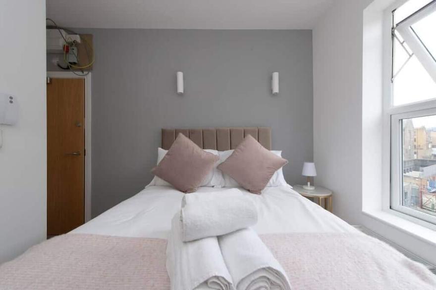 Cozy Bnbs Dainty Studio Apartment