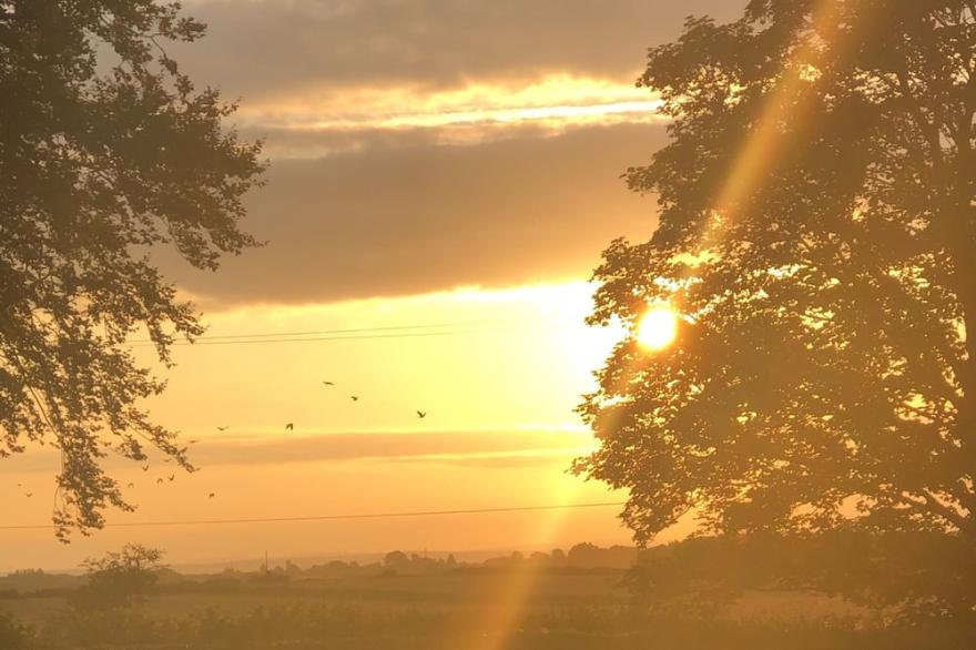 The Wing at Brook Hall, nr York &Leeds #brookhallstays Sleeps 8-16+FREE Hot tub!