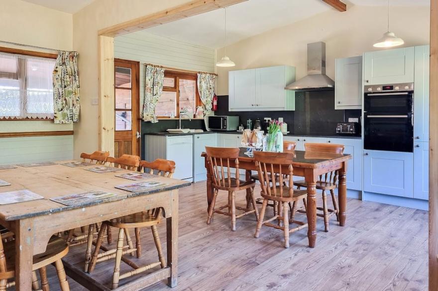 5 bedroom accommodation in Staithes, near Whitby