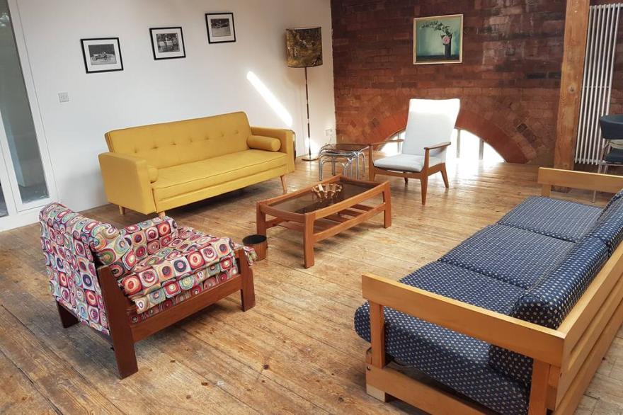 Authentic Loft Apartment/Penthouse