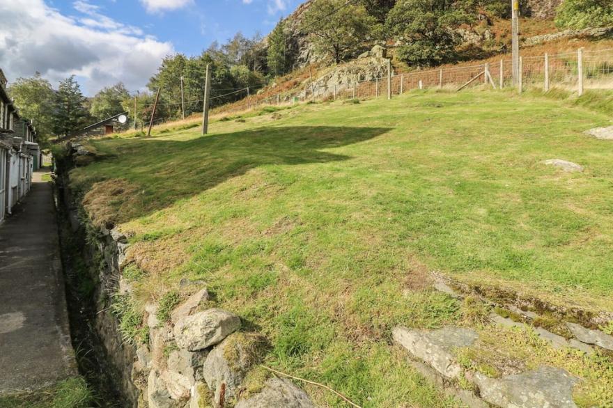 FELLVIEW, with open fire in Glenridding