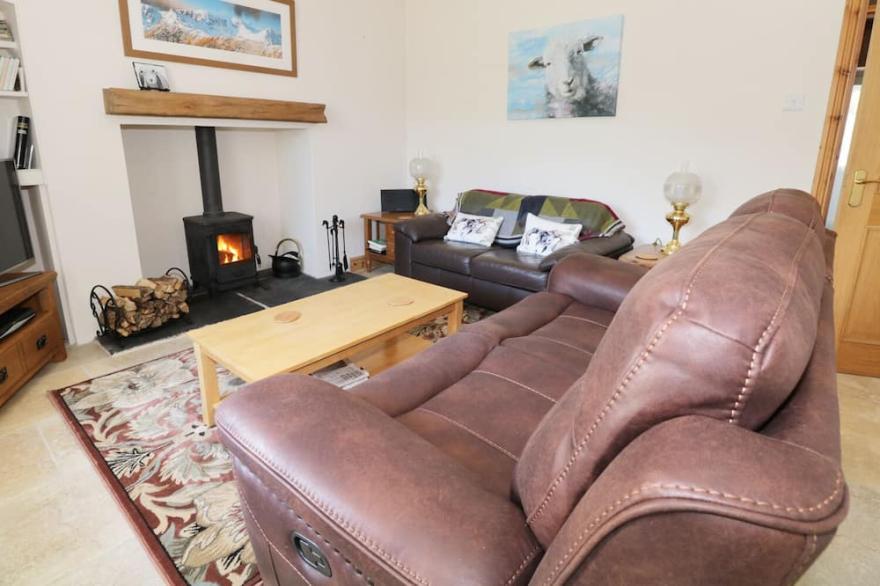 FELLVIEW, with open fire in Glenridding