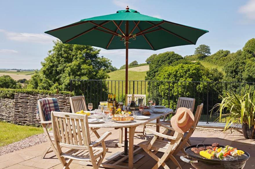 GITCOMBE HOUSE, family friendly, luxury holiday cottage in Cornworthy