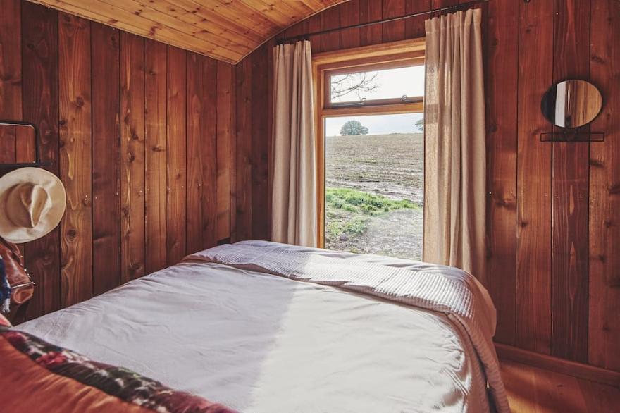Big Sky Hideaway - Luxury Cottages