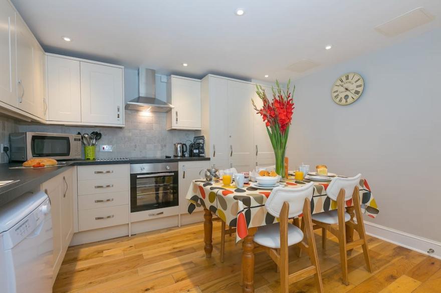 Stunning Sea Views - Parking On-site - Terrazzo