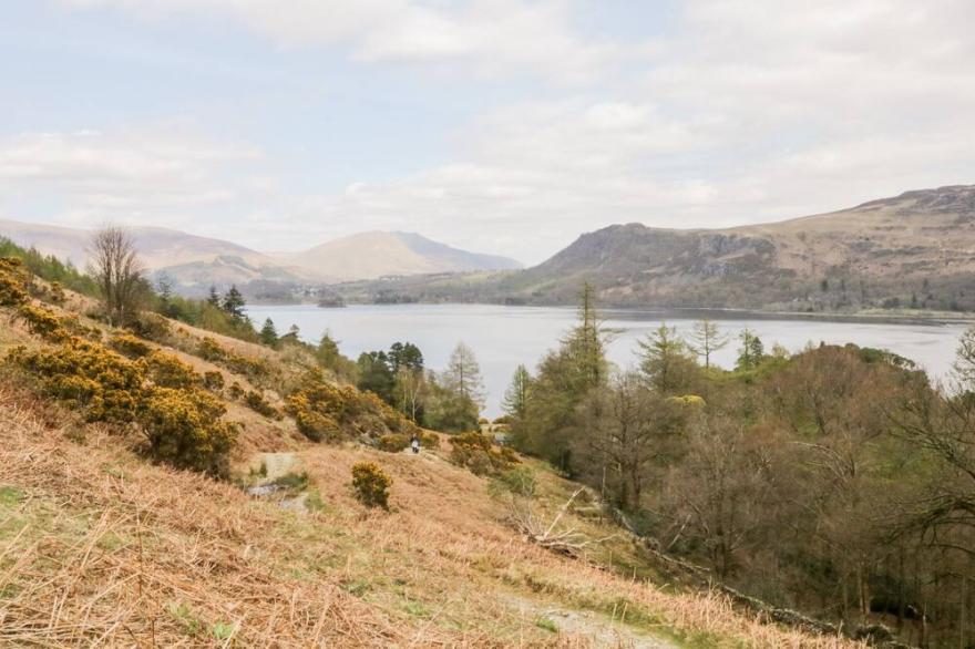 APARTMENT 1 LATRIGG, family friendly, with a garden in Keswick