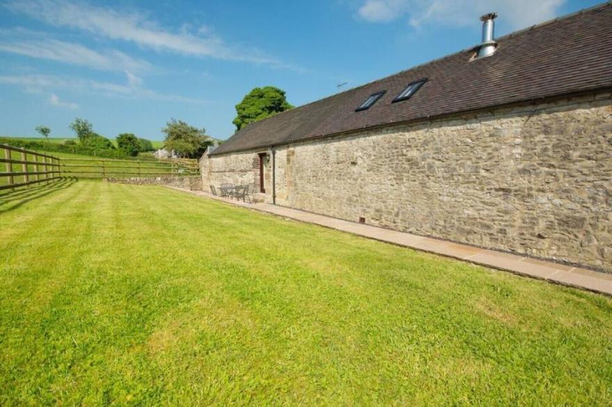 Trail View - Stunning Peak District Cottage for four people