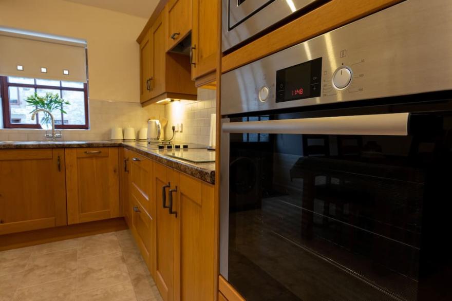 Trail View - Stunning Peak District Cottage for four people