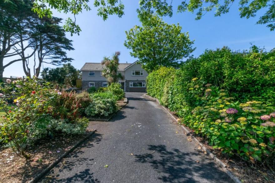 Pencarreg - Four Bedroom House, Sleeps 8