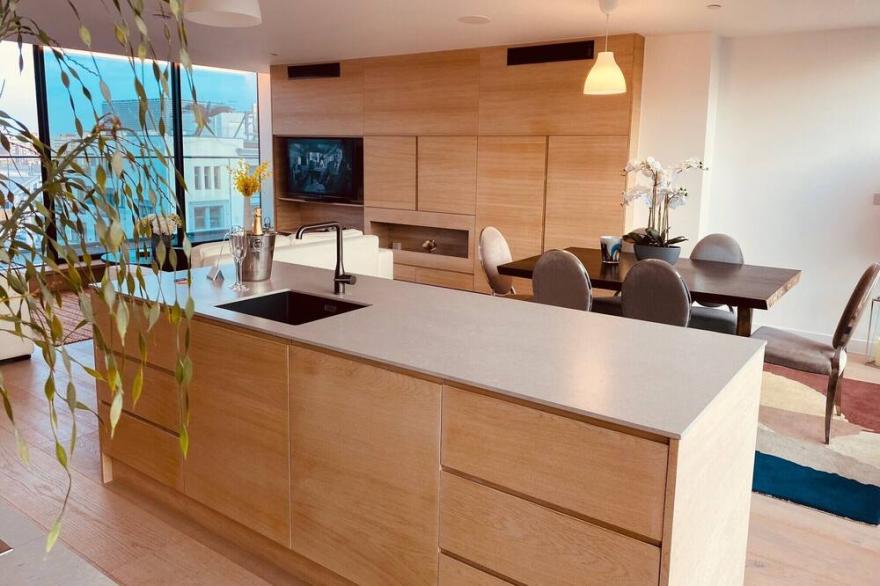 3 Bed Luxury Penthouse with terrace in the heart of London
