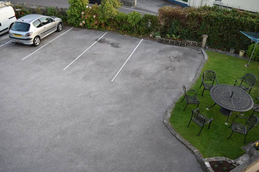 Tor Park Holiday Flatlets. Deluxe Studio Apartment for 2 adults and 2 children
