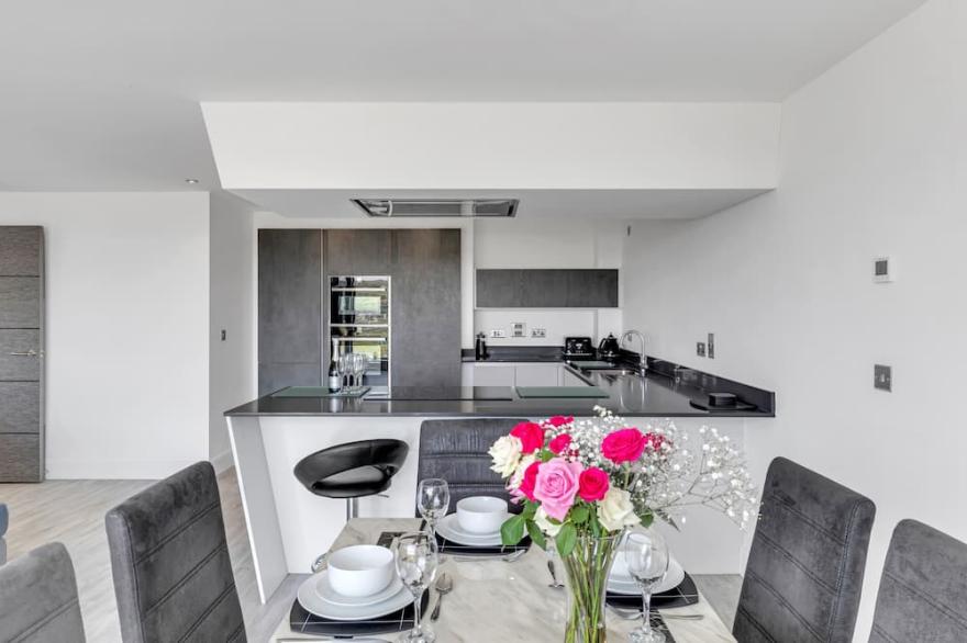 A luxury 2nd floor apartment overlooking Tenby’s south beach in Pembrokeshire