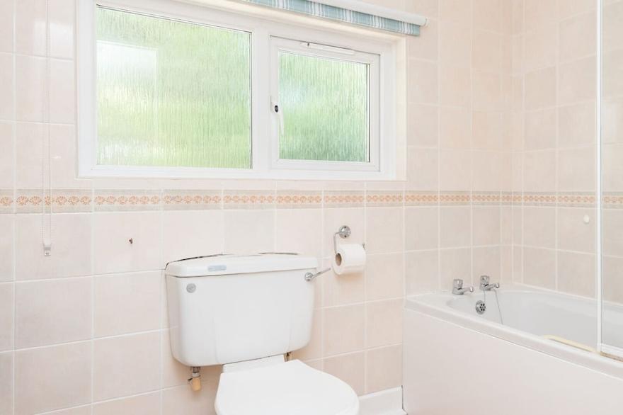 Croft Cottage is a cosy one bed property less than 10 minutes from the beach