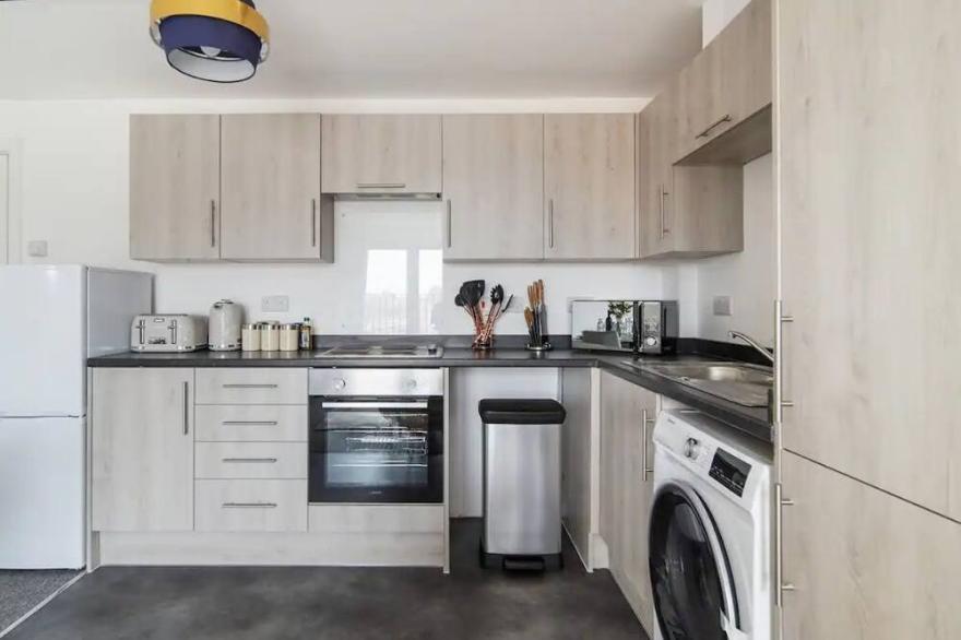 Modern Heathrow 2 Bed Serviced Apartment