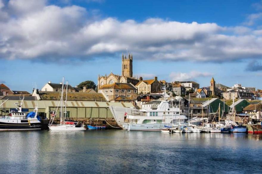 Seaspray, a mid terrace cottage situated in the attractive seaside town of Penzance