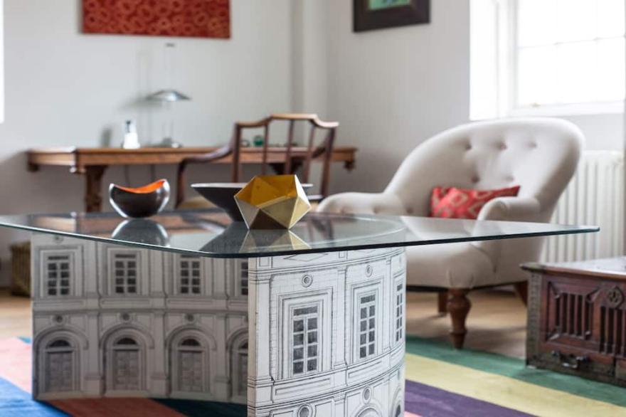 Stay In Style in Notting Hill Work/Play Chef Kitchen Privacy WFH 3 Desk Spaces