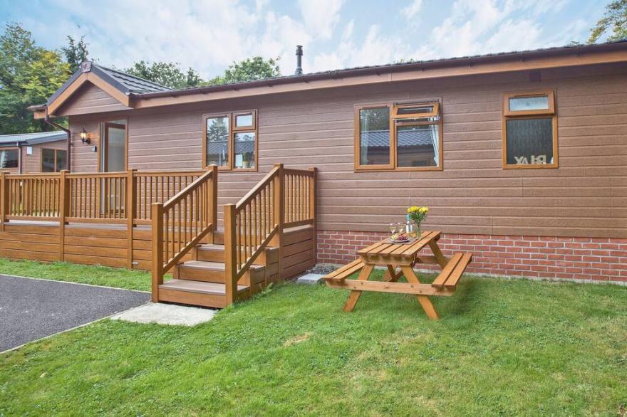 2 bedroom accommodation in Lanlivery
