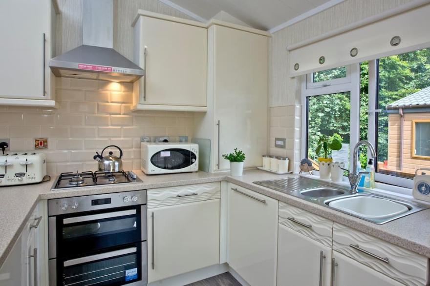 2 bedroom accommodation in Lanlivery