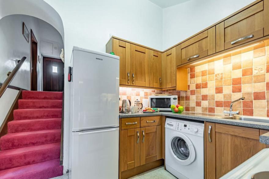 Driftwood Cottage - Three Bedroom House, Sleeps 5