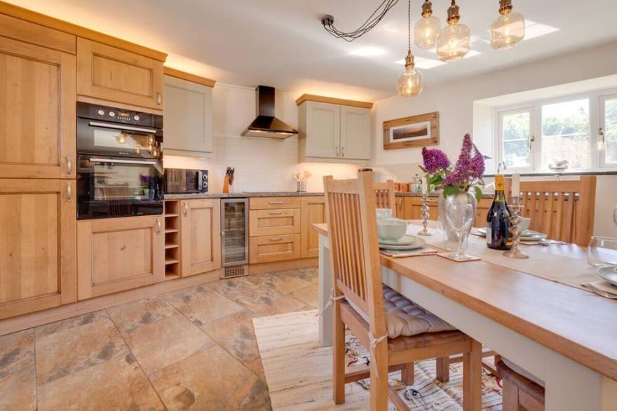 Cob Cottage in the beautiful Swansea
