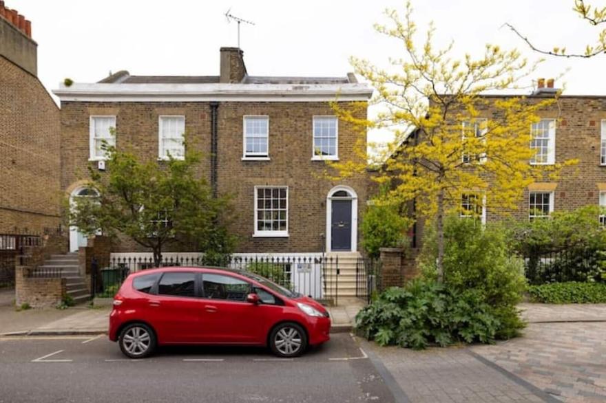 Architect designed Georgian modern townhouse