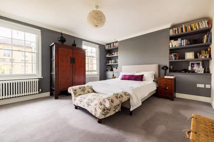 Architect designed Georgian modern townhouse