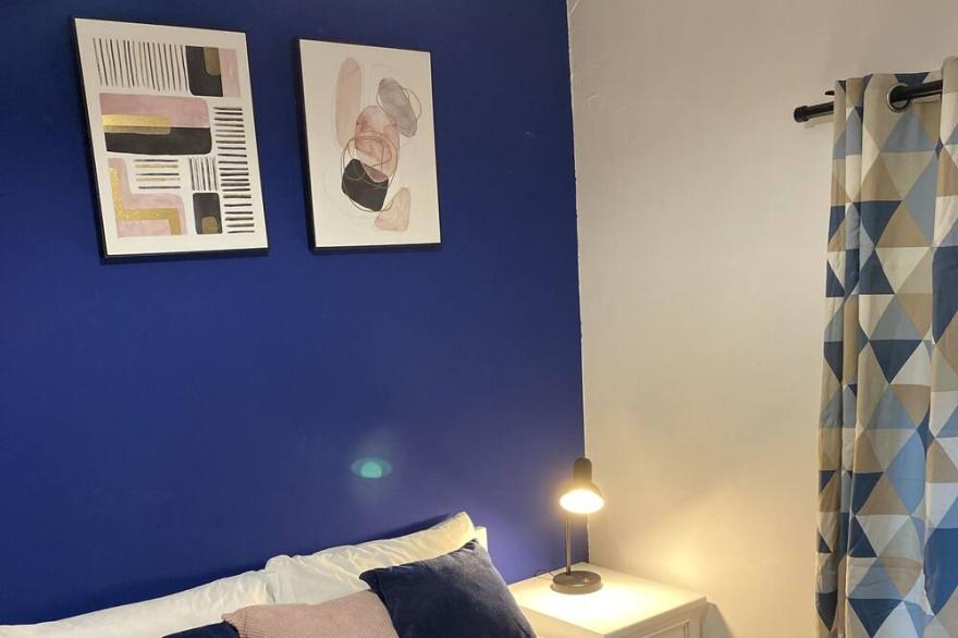 Osmaston Park 4 bedrooms house with 7 beds, Free Wi-Fi, parking, washing machine