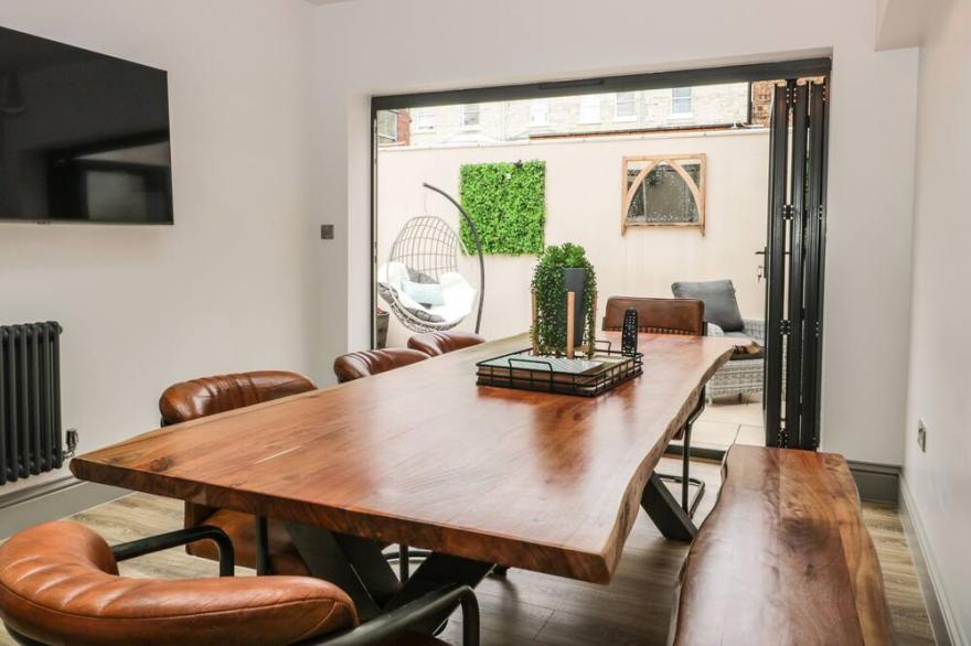 39 WEST STREET, pet friendly, luxury holiday cottage in Scarborough