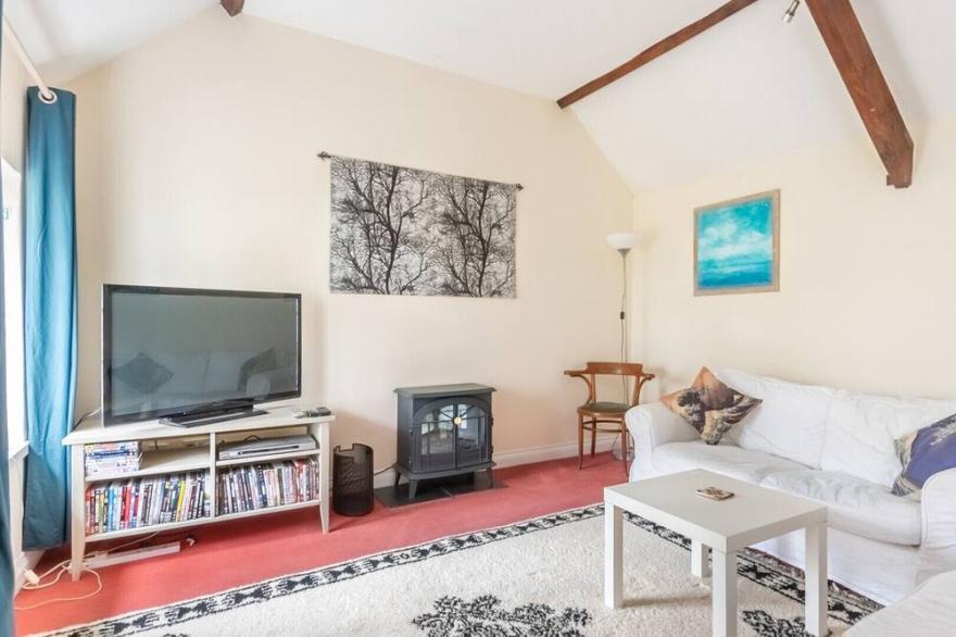 Albion Cottage, a charming pet friendly one bedroom cottage