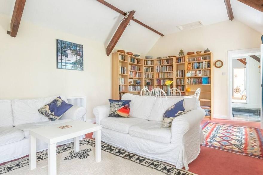 Albion Cottage, a charming pet friendly one bedroom cottage