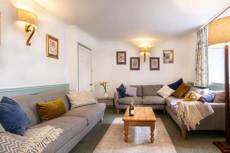 Providence House is a spacious holiday home located in the village of St Breward on the edge of Bodmin Moor