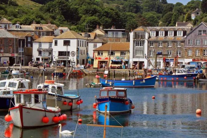 Longships is an older bungalow offering superb sea views and cliffside garden