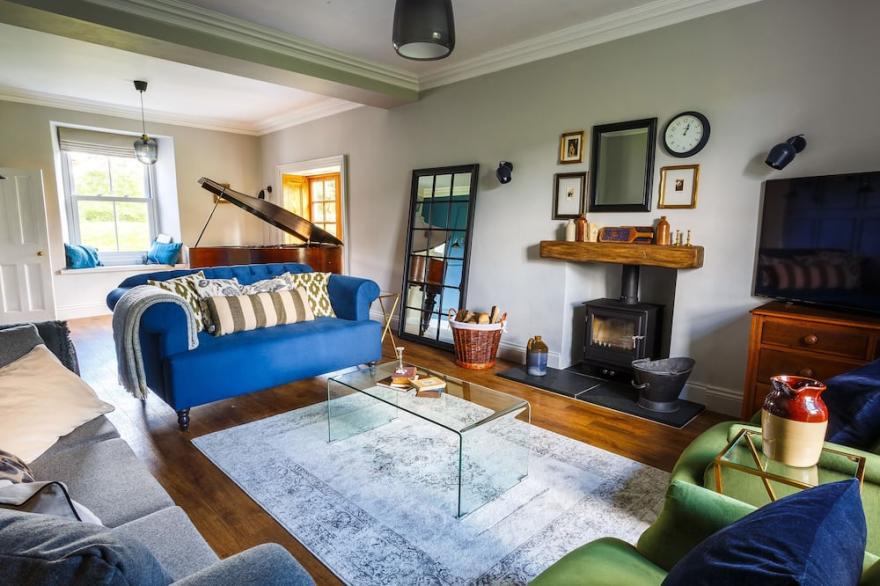 GROVE HOUSE, pet friendly, character holiday cottage in Witherslack
