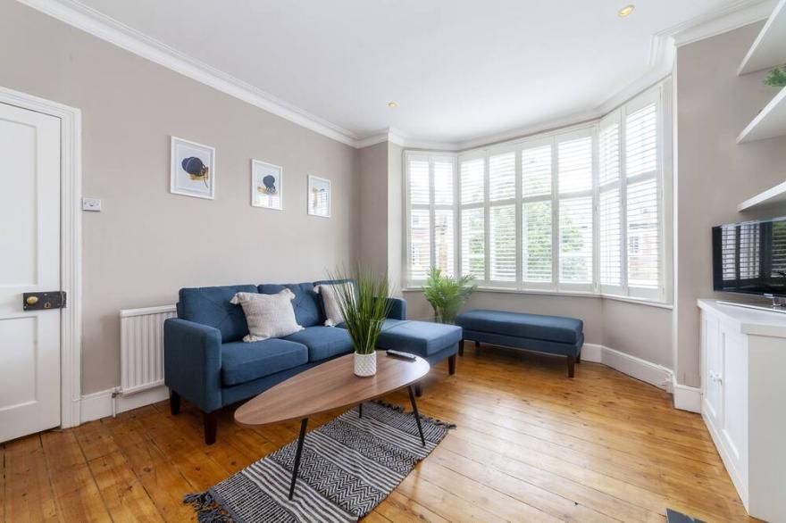 Spacious duplex w/private garden, Putney