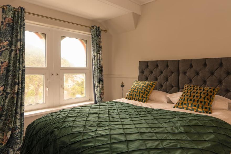Langleigh Villa [TJS2018], Elegant 4 Bed, sleeps 8