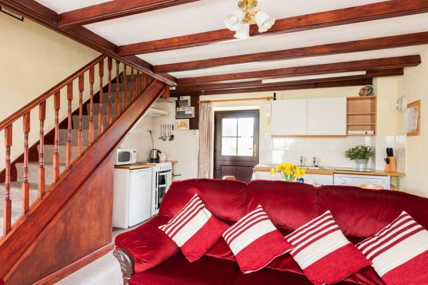 Lilliput is a cosy granite cottage for 2 just a short drive from the town of Falmouth